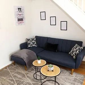 Luxe Cosy&spacious 2 Bed House - Super Fast Wi-fi & Private Parking Near Glo Airport & Cheltenham Racecourse Holiday home
